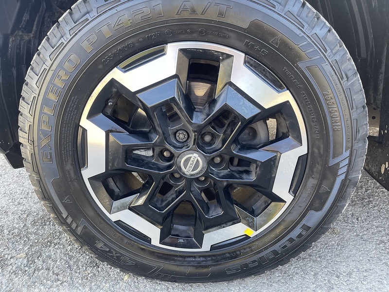 Nissan Navara 2.3 dCi Tekna Pickup Double Cab 4dr Diesel Manual 4WD Euro 6 (s/s) (190 ps) - U762