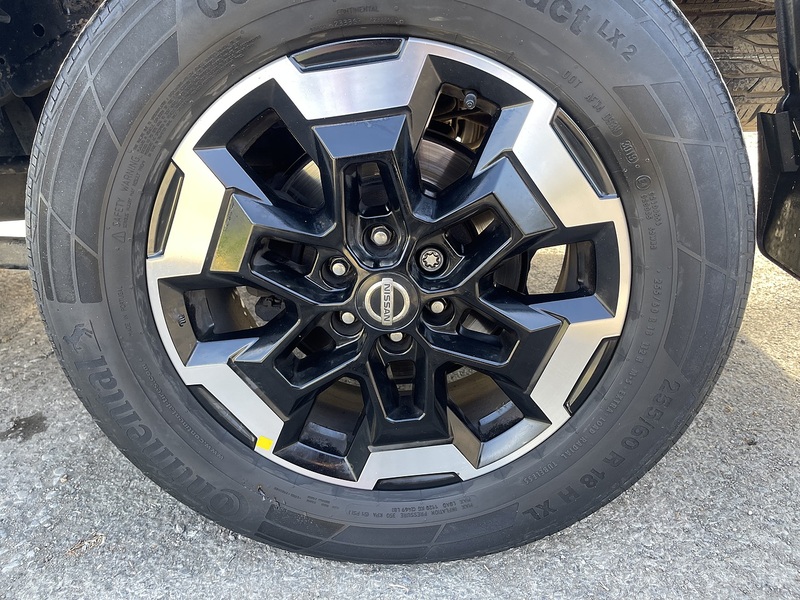 Nissan Navara 2.3 dCi Tekna Pickup Double Cab 4dr Diesel Manual 4WD Euro 6 (s/s) (190 ps) - U762