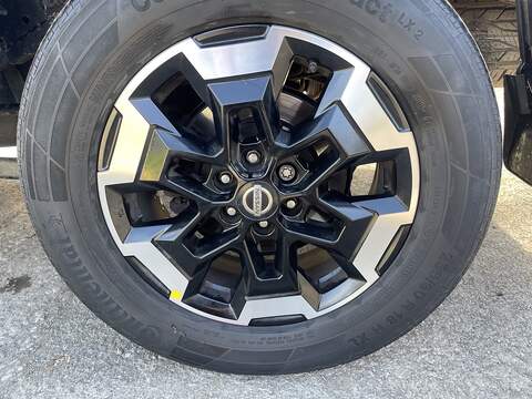 Nissan Navara 2.3 dCi Tekna Pickup Double Cab 4dr Diesel Manual 4WD Euro 6 (s/s) (190 ps) - U762