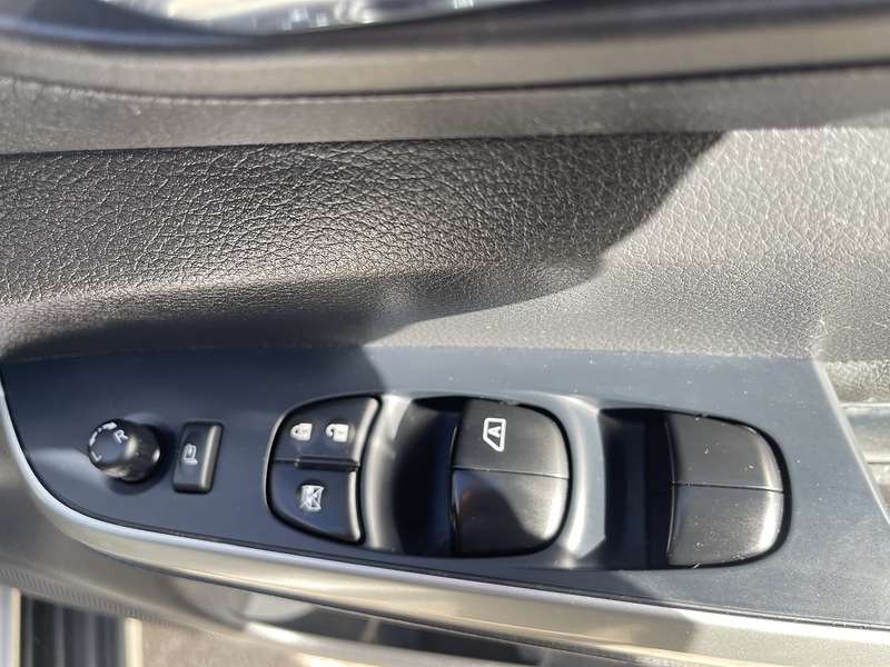 Nissan Navara 2.3 dCi Tekna Pickup Double Cab 4dr Diesel Manual 4WD Euro 6 (s/s) (190 ps) - U762