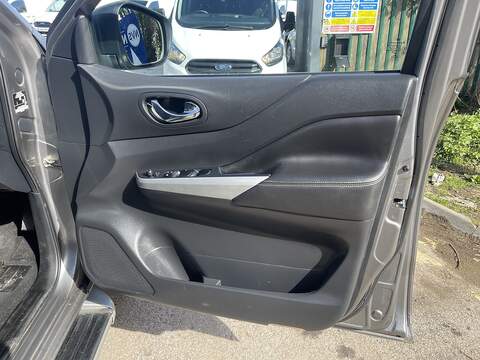 Nissan Navara 2.3 dCi Tekna Pickup Double Cab 4dr Diesel Manual 4WD Euro 6 (s/s) (190 ps) - U762