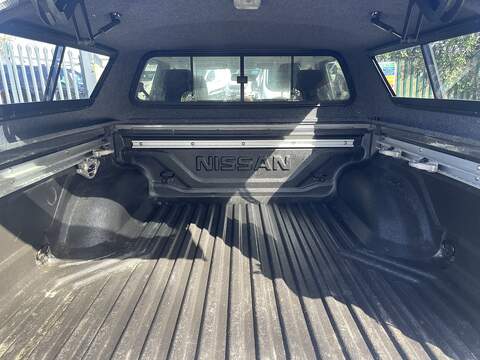 Nissan Navara 2.3 dCi Tekna Pickup Double Cab 4dr Diesel Manual 4WD Euro 6 (s/s) (190 ps) - U762