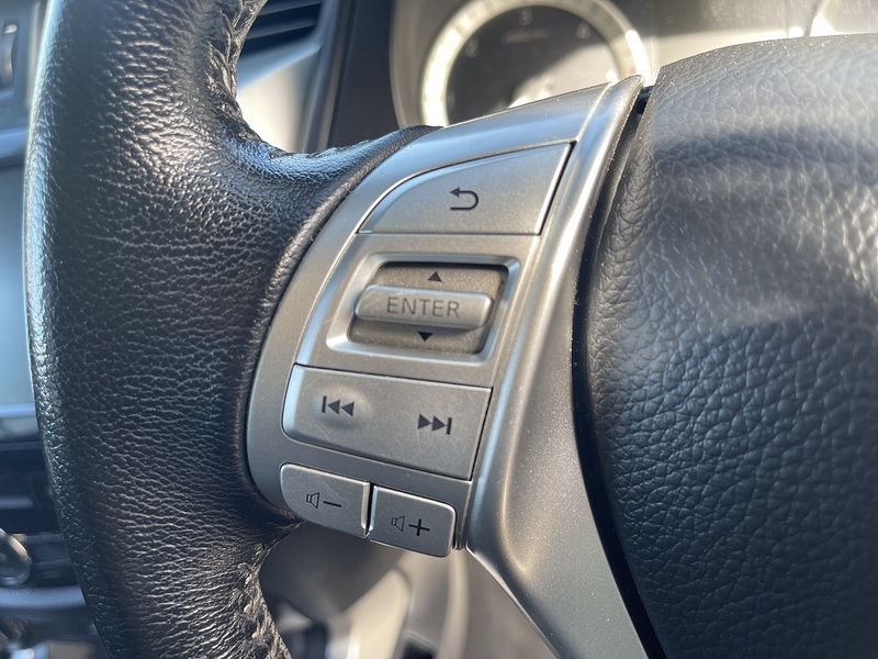 Nissan Navara 2.3 dCi Tekna Pickup Double Cab 4dr Diesel Manual 4WD Euro 6 (s/s) (190 ps) - U762