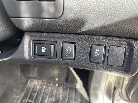 Nissan Navara 2.3 dCi Tekna Pickup Double Cab 4dr Diesel Manual 4WD Euro 6 (s/s) (190 ps) - U762