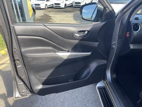 Nissan Navara 2.3 dCi Tekna Pickup Double Cab 4dr Diesel Manual 4WD Euro 6 (s/s) (190 ps) - U762