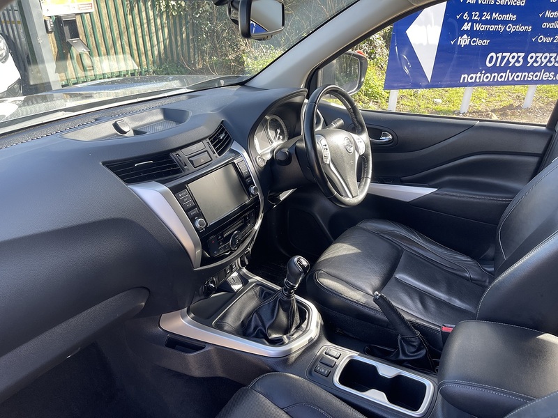 Nissan Navara 2.3 dCi Tekna Pickup Double Cab 4dr Diesel Manual 4WD Euro 6 (s/s) (190 ps) - U762