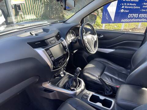 Nissan Navara 2.3 dCi Tekna Pickup Double Cab 4dr Diesel Manual 4WD Euro 6 (s/s) (190 ps) - U762