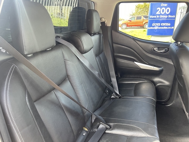 Nissan Navara 2.3 dCi Tekna Pickup Double Cab 4dr Diesel Manual 4WD Euro 6 (s/s) (190 ps) - U762