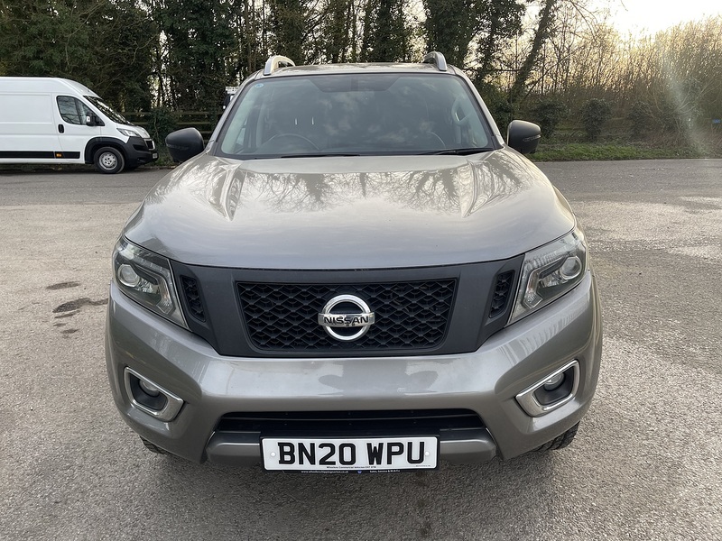 Nissan Navara 2.3 dCi Tekna Pickup Double Cab 4dr Diesel Manual 4WD Euro 6 (s/s) (190 ps) - U762