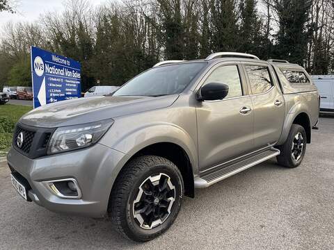 Nissan Navara 2.3 dCi Tekna Pickup Double Cab 4dr Diesel Manual 4WD Euro 6 (s/s) (190 ps) - U762