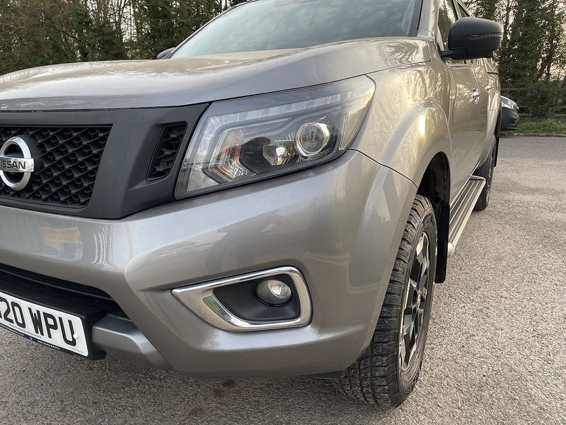 Nissan Navara 2.3 dCi Tekna Pickup Double Cab 4dr Diesel Manual 4WD Euro 6 (s/s) (190 ps) - U762
