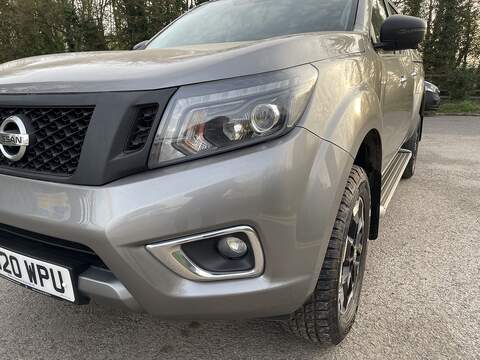 Nissan Navara 2.3 dCi Tekna Pickup Double Cab 4dr Diesel Manual 4WD Euro 6 (s/s) (190 ps) - U762