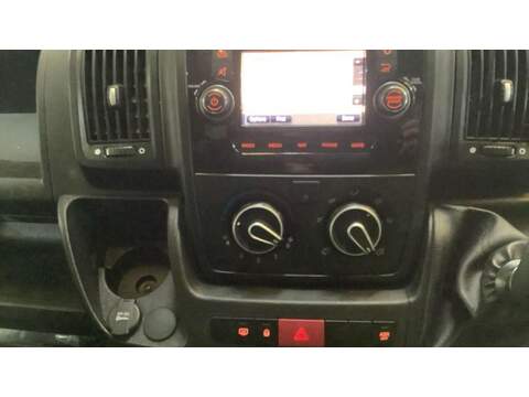 Peugeot Boxer 2.2 BlueHDi 335 Professional L3 H2 Euro 6 (s/s) 5dr - U770