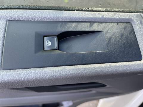 Volkswagen e-Transporter e 110 37.3kWh Advance Auto LWB 5dr - U780