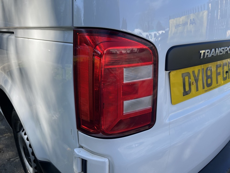 Volkswagen Transporter 2.0 TDI T32 BlueMotion Tech Startline FWD LWB Euro 6 (s/s) 5dr - U782