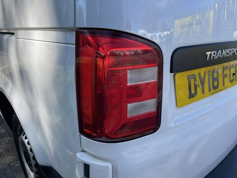 Volkswagen Transporter 2.0 TDI T32 BlueMotion Tech Startline FWD LWB Euro 6 (s/s) 5dr - U782