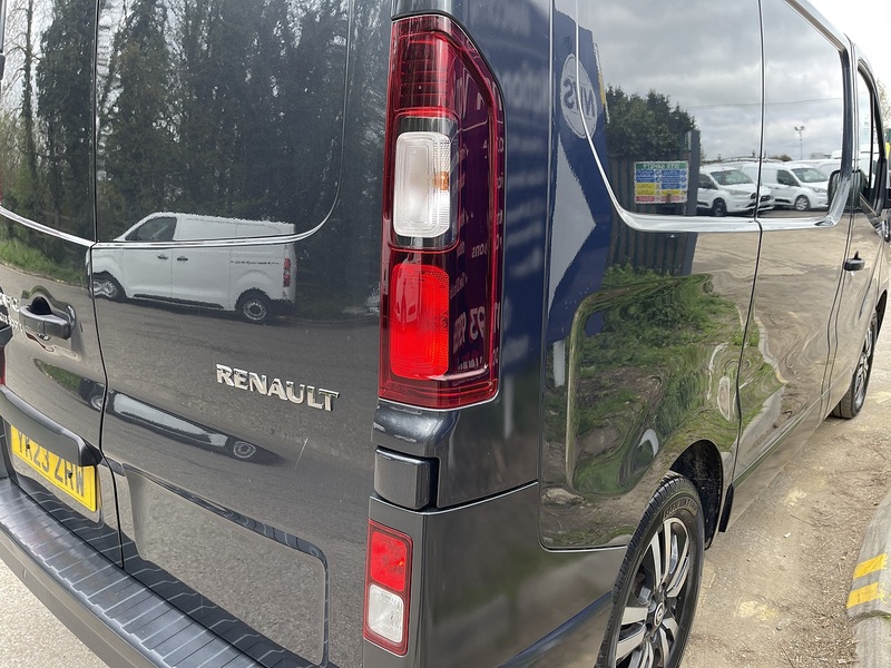 Renault Trafic 2.0 dCi Blue SL30 Extra Sport EDC L1 H1 Euro 6 (s/s) 5dr - U789