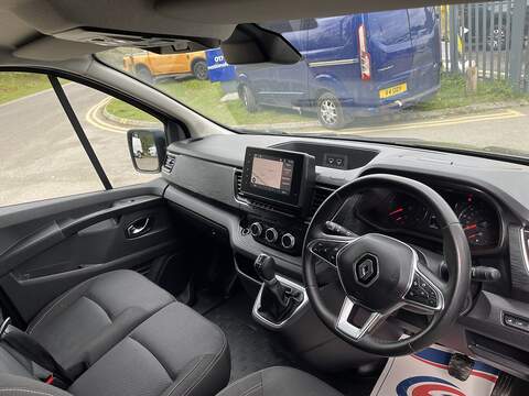 Renault Trafic 2.0 dCi Blue SL30 Extra Sport EDC L1 H1 Euro 6 (s/s) 5dr - U789