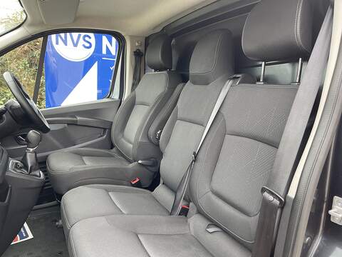 Renault Trafic 2.0 dCi Blue SL30 Extra Sport EDC L1 H1 Euro 6 (s/s) 5dr - U789