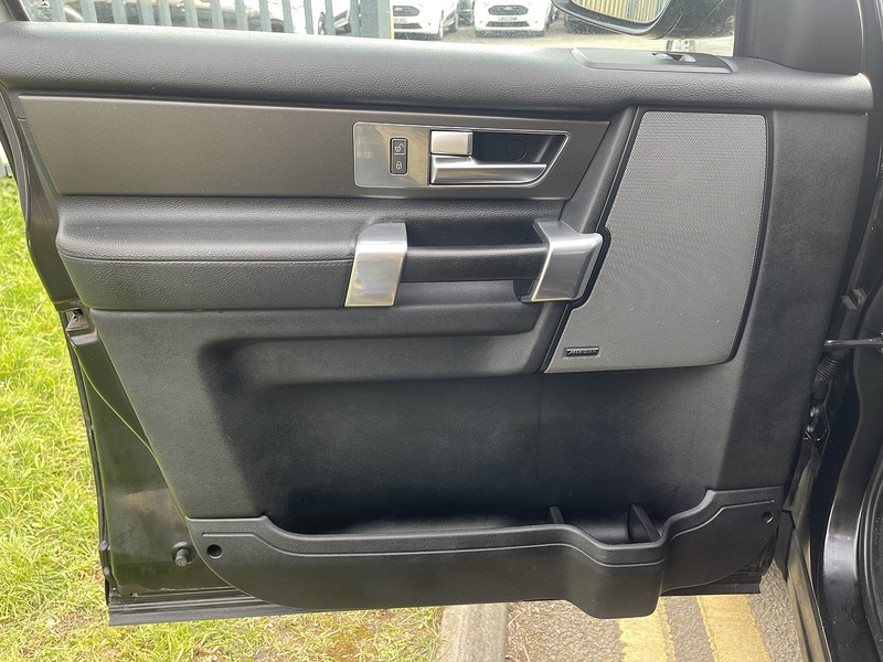 Land Rover Discovery 4 3.0 SD V6 SE SUV 5dr Diesel Auto 4WD (213 g/km, 255 bhp) - U793