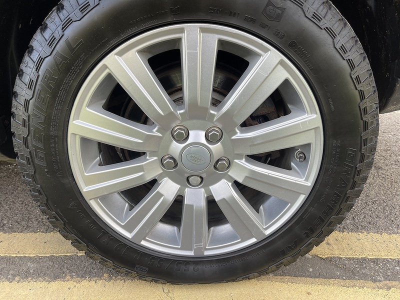 Land Rover Discovery 4 3.0 SD V6 SE SUV 5dr Diesel Auto 4WD (213 g/km, 255 bhp) - U793