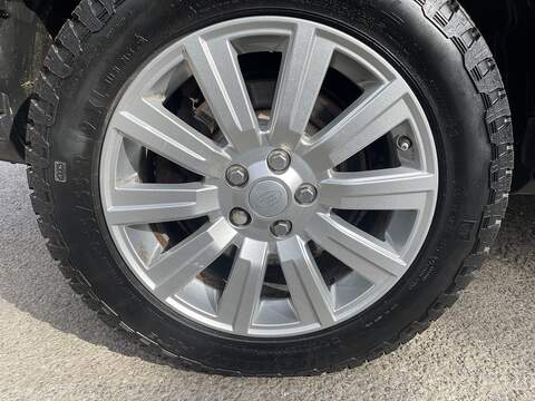 Land Rover Discovery 4 3.0 SD V6 SE SUV 5dr Diesel Auto 4WD (213 g/km, 255 bhp) - U793