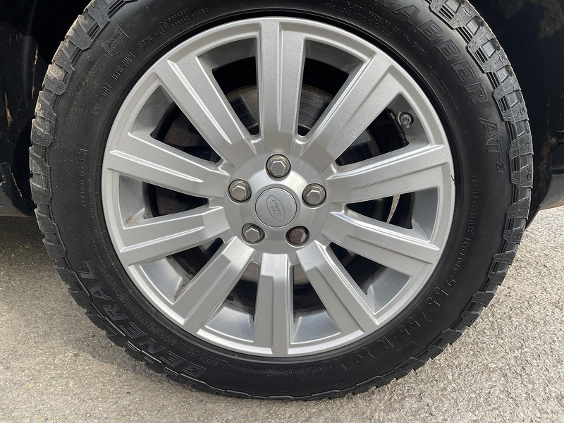 Land Rover Discovery 4 3.0 SD V6 SE SUV 5dr Diesel Auto 4WD (213 g/km, 255 bhp) - U793