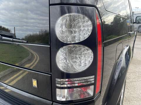 Land Rover Discovery 4 3.0 SD V6 SE SUV 5dr Diesel Auto 4WD (213 g/km, 255 bhp) - U793
