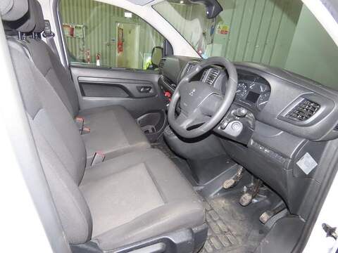 Peugeot Expert 1.5 BlueHDi 1000 Professional Premium + Standard Panel Van MWB Euro 6 (s/s) 6dr - U796