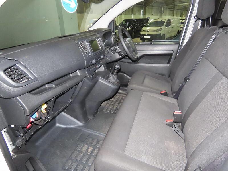 Peugeot Expert 1.5 BlueHDi 1000 Professional Premium + Standard Panel Van MWB Euro 6 (s/s) 6dr - U796