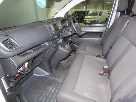 Peugeot Expert 1.5 BlueHDi 1000 Professional Premium + Standard Panel Van MWB Euro 6 (s/s) 6dr - U796