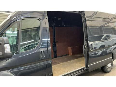 Peugeot Boxer 2.2 BlueHDi 435 Professional L4 H2 Euro 6 (s/s) 5dr - U799