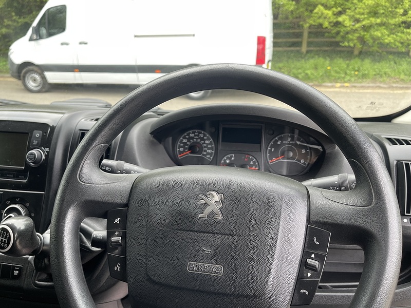Peugeot Boxer 2.2 BlueHDi 435 Professional L4 H2 Euro 6 (s/s) 5dr - U799