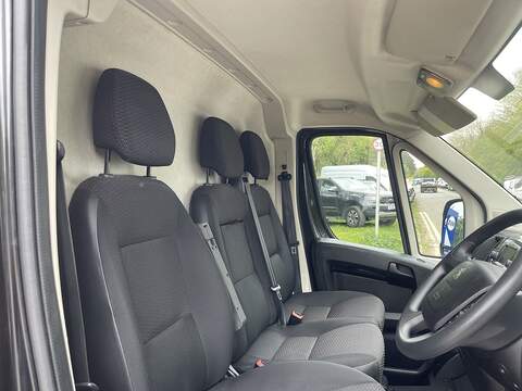 Peugeot Boxer 2.2 BlueHDi 435 Professional L4 H2 Euro 6 (s/s) 5dr - U799