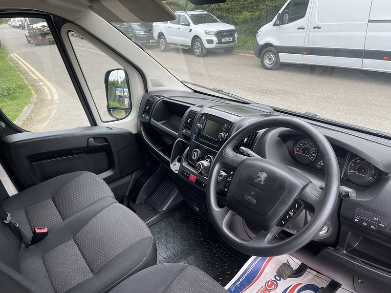 Peugeot Boxer 2.2 BlueHDi 435 Professional L4 H2 Euro 6 (s/s) 5dr - U799