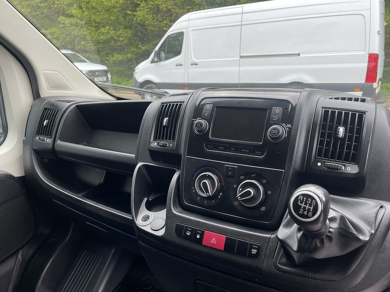 Peugeot Boxer 2.2 BlueHDi 435 Professional L4 H2 Euro 6 (s/s) 5dr - U799