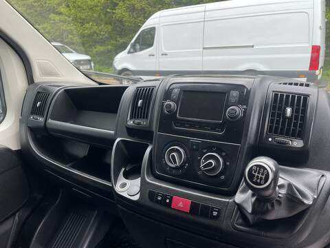 Peugeot Boxer 2.2 BlueHDi 435 Professional L4 H2 Euro 6 (s/s) 5dr - U799