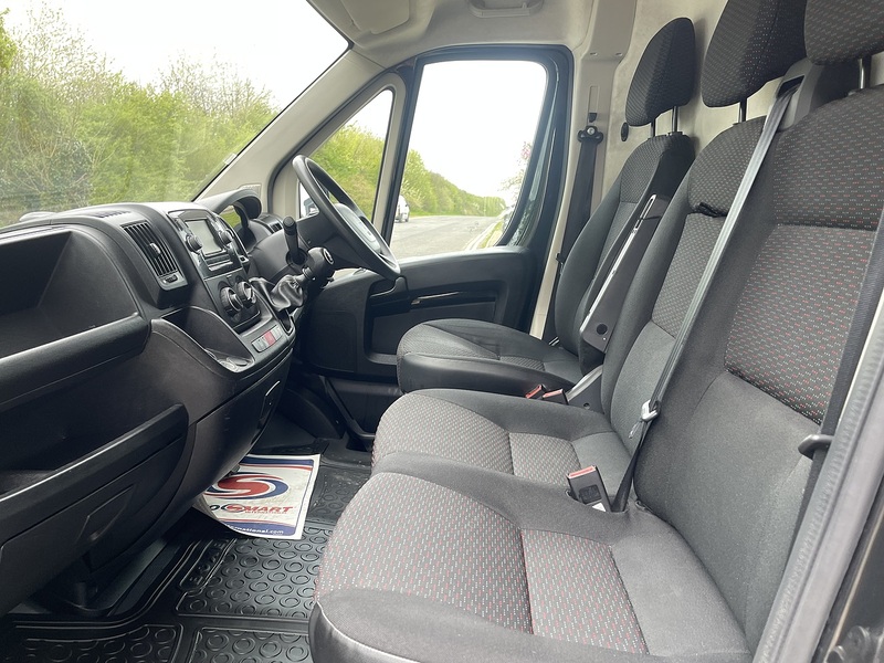 Peugeot Boxer 2.2 BlueHDi 435 Professional L4 H2 Euro 6 (s/s) 5dr - U799