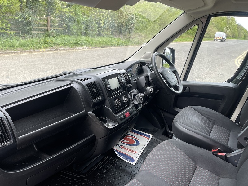 Peugeot Boxer 2.2 BlueHDi 435 Professional L4 H2 Euro 6 (s/s) 5dr - U799