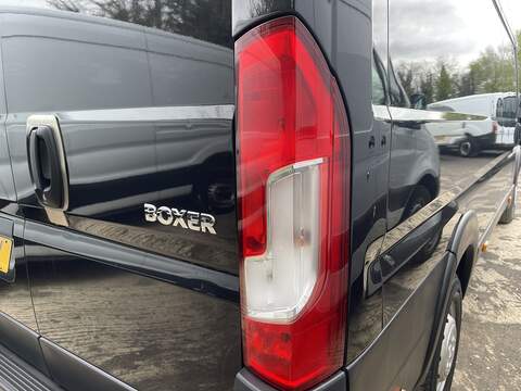 Peugeot Boxer 2.2 BlueHDi 435 Professional L4 H2 Euro 6 (s/s) 5dr - U799