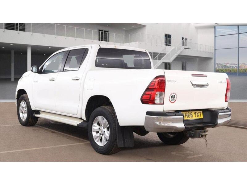 Toyota Hilux 2.4 D-4D Icon 4WD Euro 6 4dr (3.5t) - U800