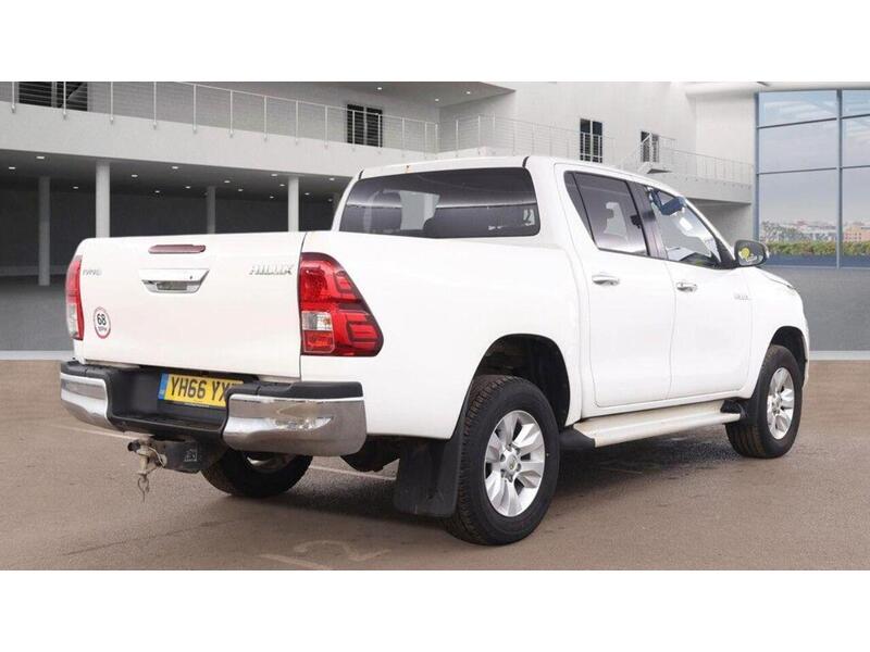 Toyota Hilux 2.4 D-4D Icon 4WD Euro 6 4dr (3.5t) - U800