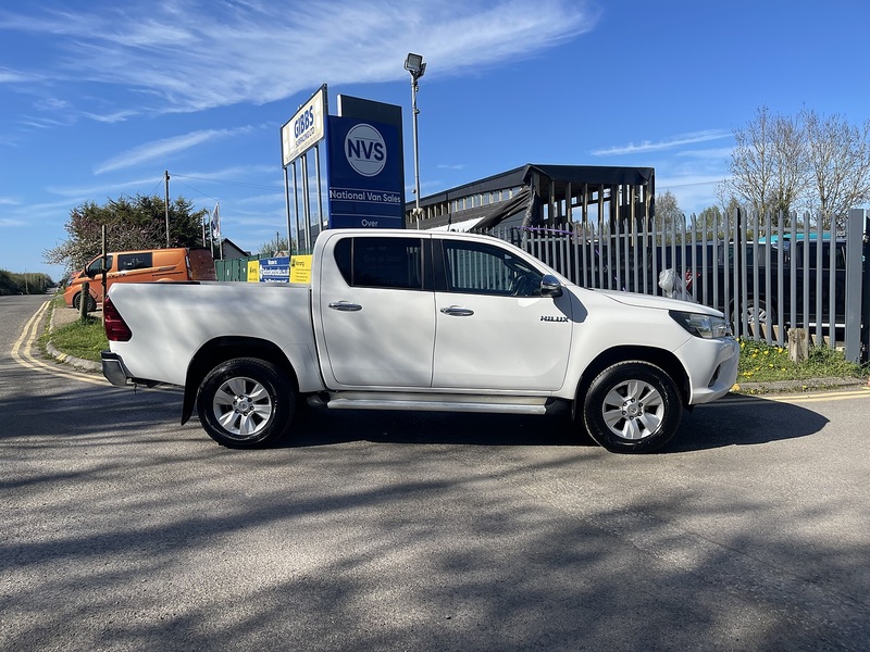 Toyota Hilux 2.4 D-4D Icon 4WD Euro 6 4dr (3.5t) - U800