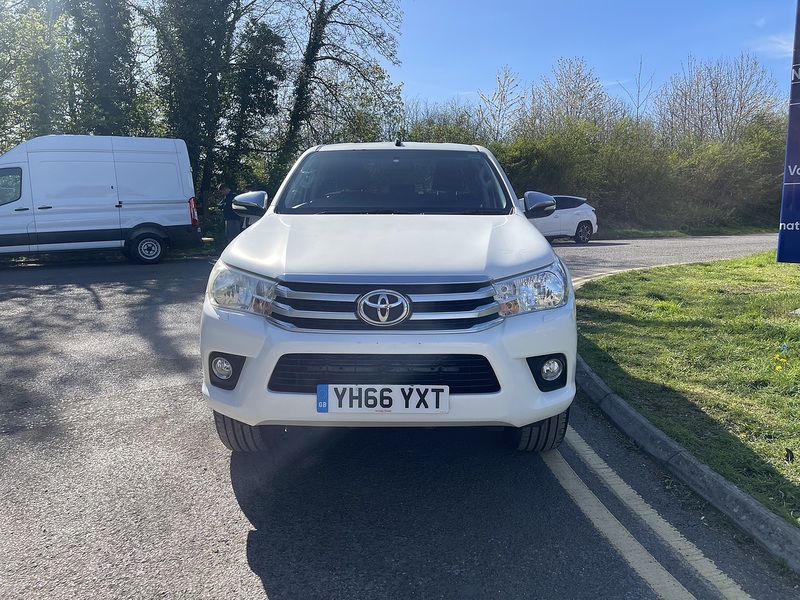 Toyota Hilux 2.4 D-4D Icon 4WD Euro 6 4dr (3.5t) - U800