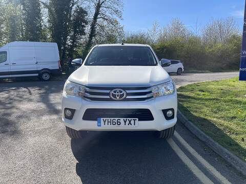 Toyota Hilux 2.4 D-4D Icon 4WD Euro 6 4dr (3.5t) - U800