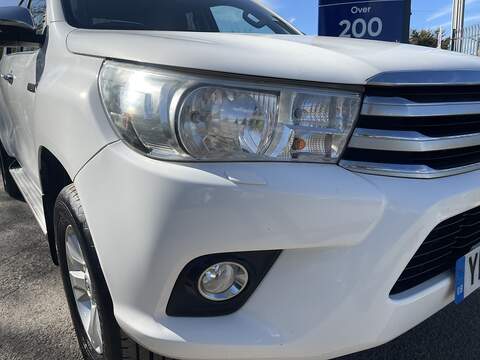 Toyota Hilux 2.4 D-4D Icon 4WD Euro 6 4dr (3.5t) - U800