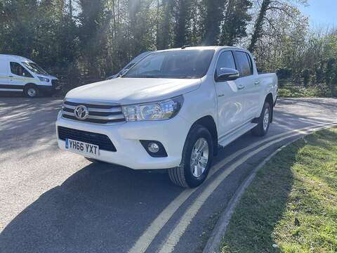 Toyota Hilux 2.4 D-4D Icon 4WD Euro 6 4dr (3.5t) - U800