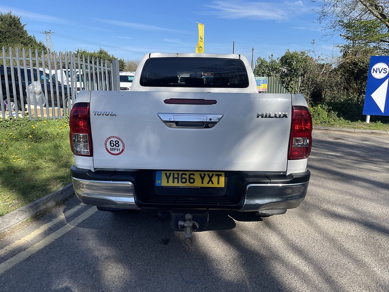 Toyota Hilux 2.4 D-4D Icon 4WD Euro 6 4dr (3.5t) - U800