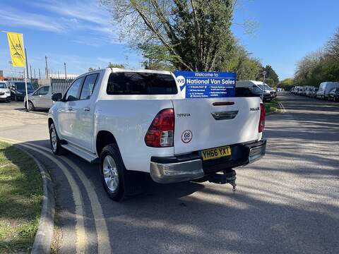 Toyota Hilux 2.4 D-4D Icon 4WD Euro 6 4dr (3.5t) - U800