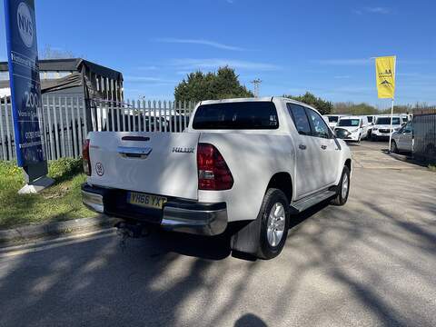 Toyota Hilux 2.4 D-4D Icon 4WD Euro 6 4dr (3.5t) - U800
